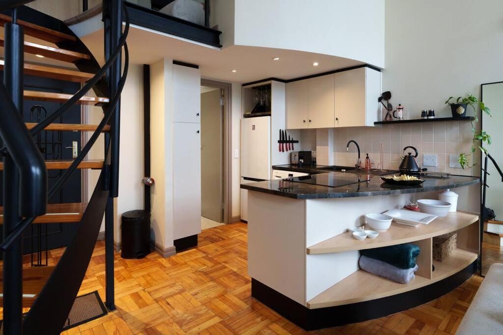Apartment Loft In Centre Iconic Art Deco Building